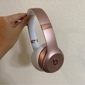 Beats by Dr. Dre Solo3 Headset Wireless Over-the-ear Rose Gold